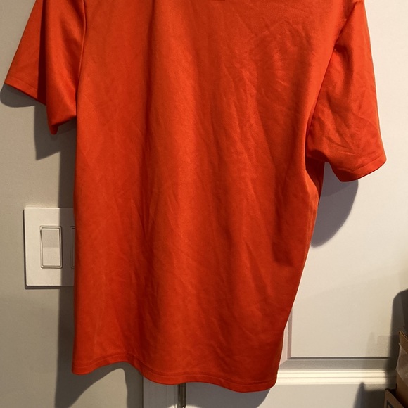 ❌SOLD on MERCARI❌ Under Armour Boys Shirt - Picture 6 of 6